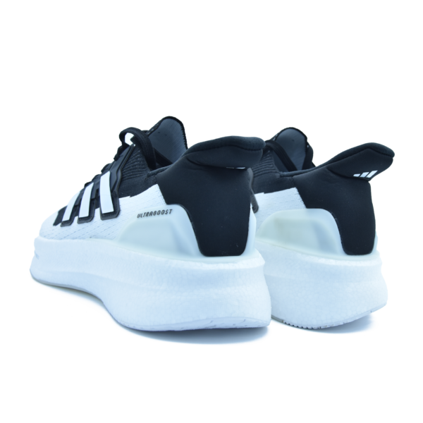 Adidas Ultraboost 5
